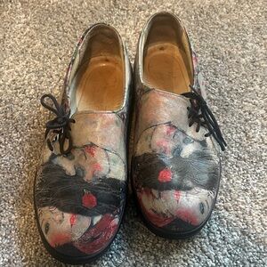 Icon women's Artistic Lace-Up Shoes with Faces size 7 1/2